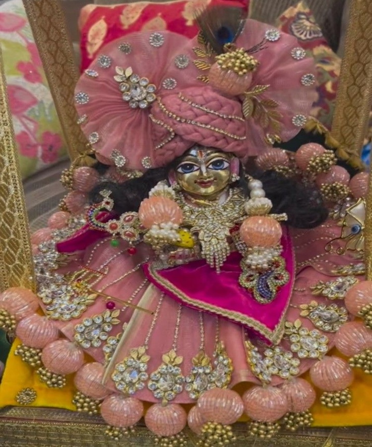 royal orange & yellow pearl shringar poshak Soft Pink Royal Shringar Poshak