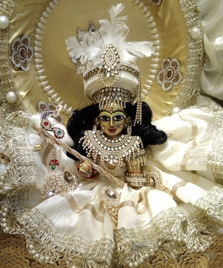 emerald green heavy shringar poshak emerald green heavy shringar poshak