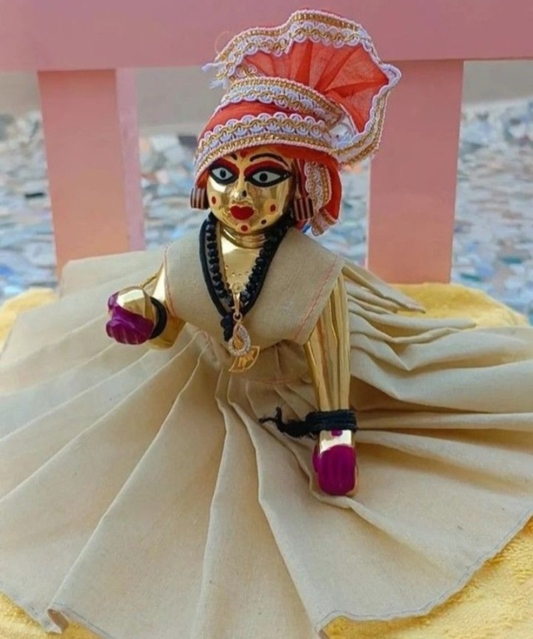 peach floral soft net shringar dress with lace border Cream Traditional Seva Dress with Simple Mukut