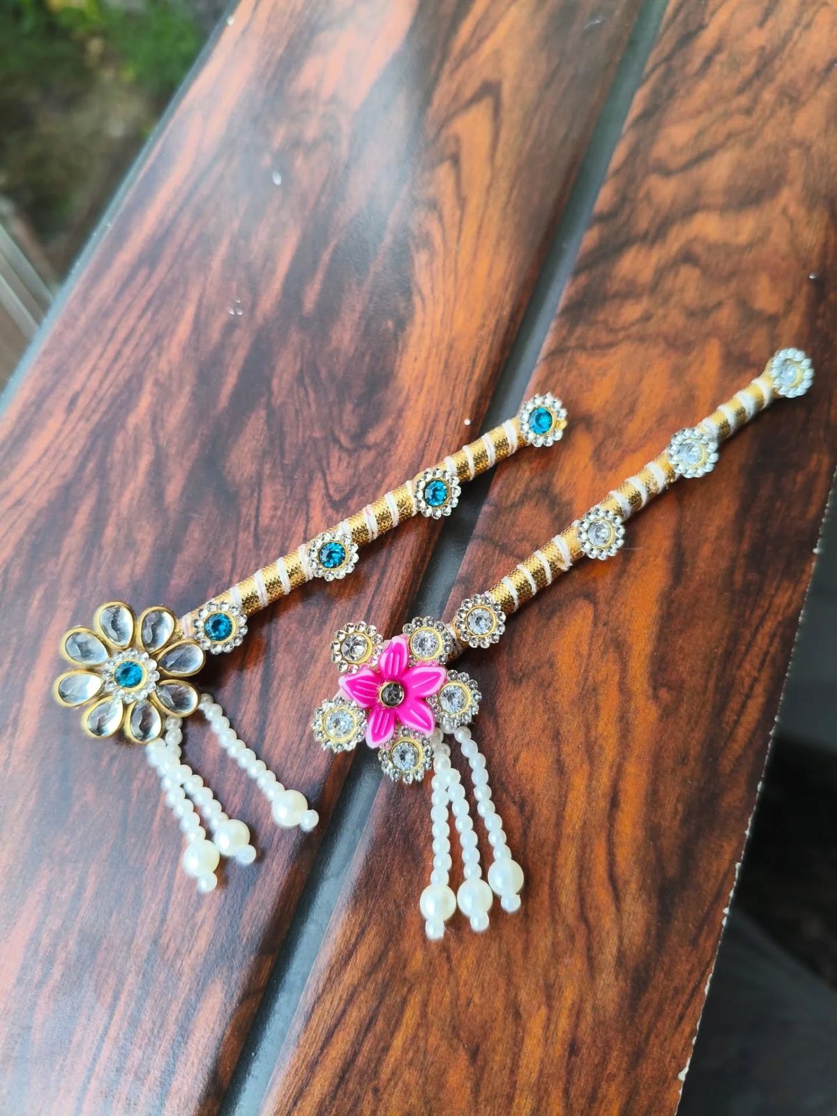 Designer Pearl & Stone Bansuri for Laddu Gopal Ji Shringar Designer Pearl & Stone Bansuri for Laddu Gopal Ji Shringar